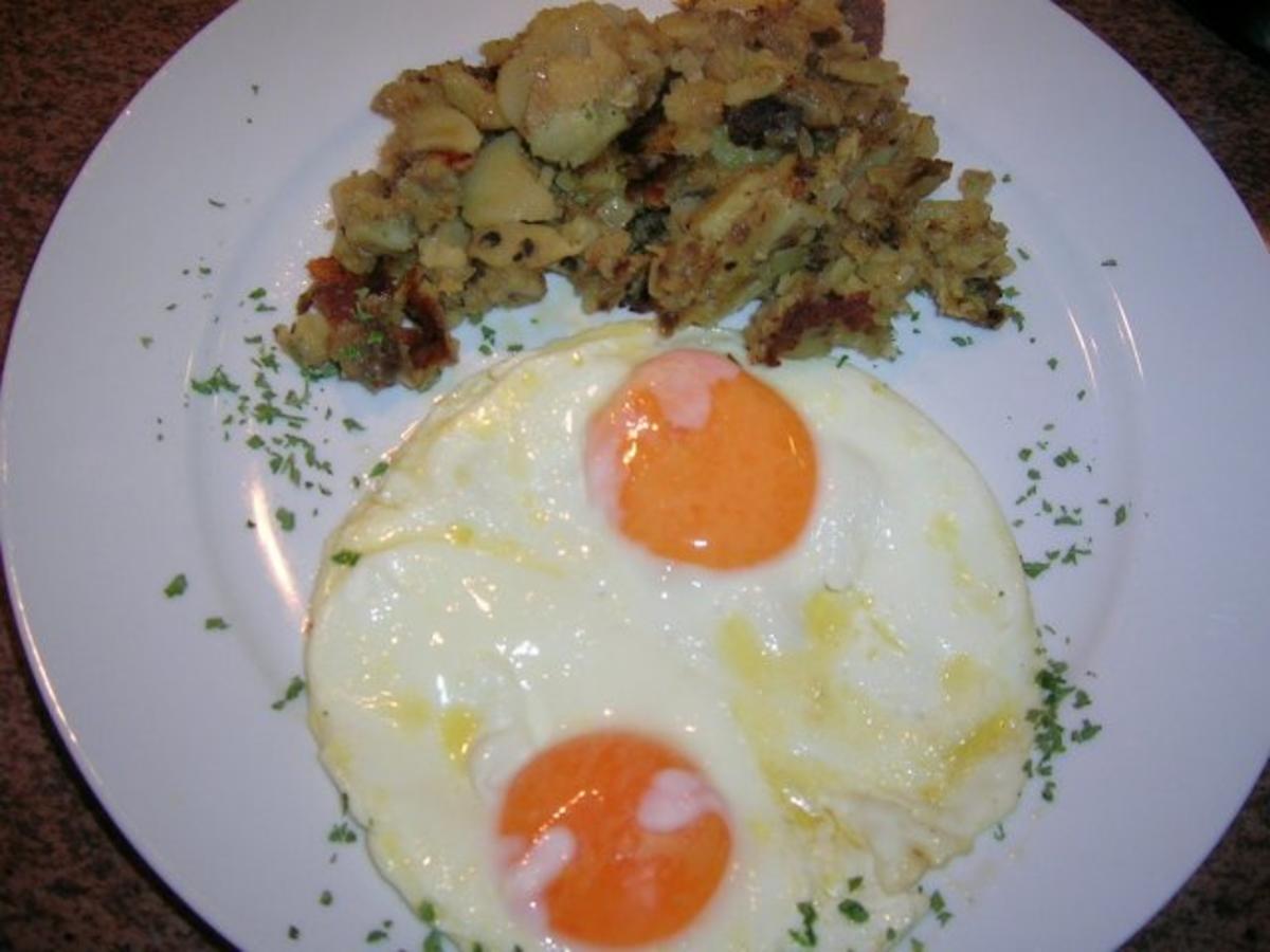 Dampfkartoffeln mit Spiegelei und Salat (ein uraltes Rheinisches Rezept zu Gründonnerstag) - Rezept - Bild Nr. 4