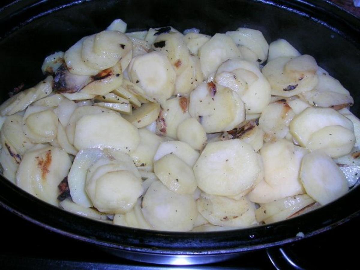 Dampfkartoffeln mit Spiegelei und Salat (ein uraltes Rheinisches Rezept zu Gründonnerstag) - Rezept - Bild Nr. 2