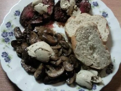 Rezept: Rinderfilet mit Pilzen und Trüffelbutter Bild Nr. 2 Rinderfilet mit Pilzen und Trüffelbutter - Rezept - Bild Nr. 2