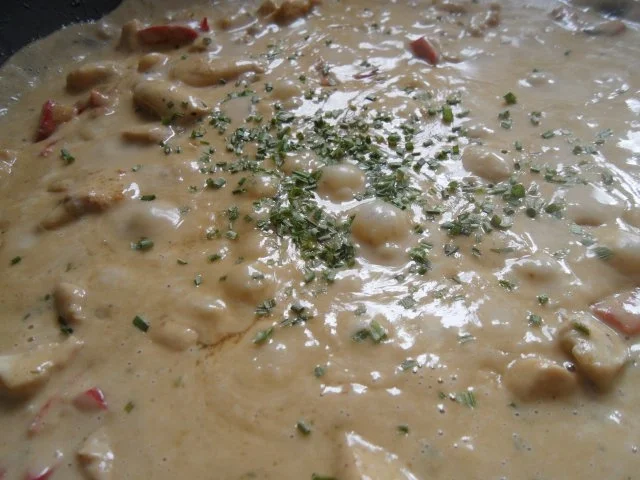 Gebratenes Hühnerfleisch mit Paprika in Erdnuss-Kokos-Sauce; scharf - Rezept - Bild Nr. 10