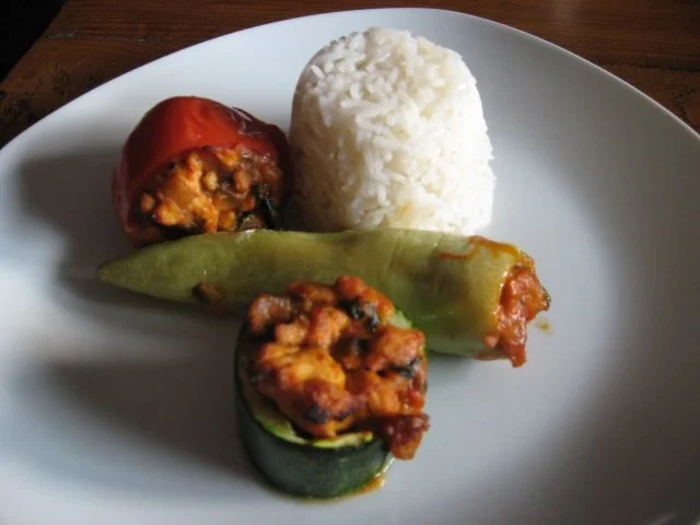 Gefülltes Gemüse mit Putengulasch - Rezept