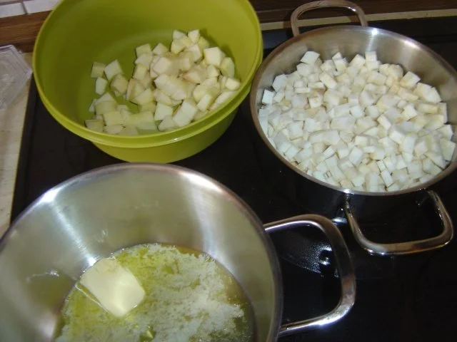 Rezept: Sellerie-Apfel-Suppe Bild Nr. 3 Sellerie-Apfel-Suppe - Rezept - Bild Nr. 3