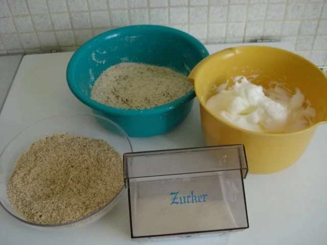 Rezept: Nusskuchen Bild Nr. 3 Nusskuchen - Rezept - Bild Nr. 3