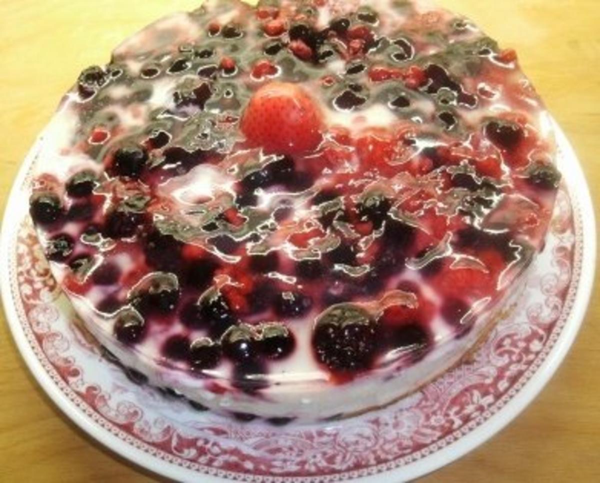 Waldbeeren- Joghurttorte mit Honig - Rezept - kochbar.de