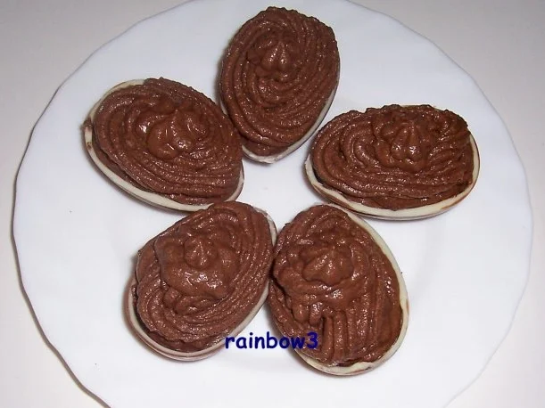 Rezept: Süßes: Gefüllte Überraschungseier Süßes: Gefüllte Überraschungseier - Rezept