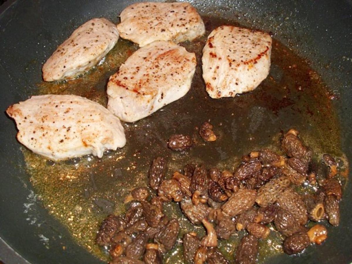 Fleisch: Schweinemedaillons mit Morcheln auf Spargel-Schoten-Gemüse - Rezept - Bild Nr. 3