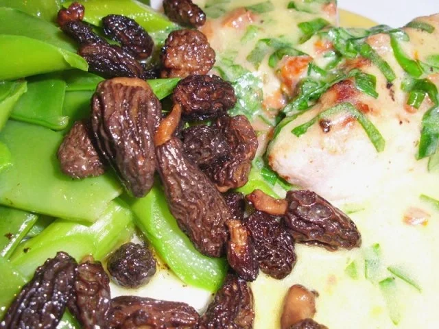 Rezept: Fleisch: Schweinemedaillons mit Morcheln auf Spargel-Schoten-Gemüse Bild Nr. 4 Fleisch: Schweinemedaillons mit Morcheln auf Spargel-Schoten-Gemüse - Rezept - Bild Nr. 4