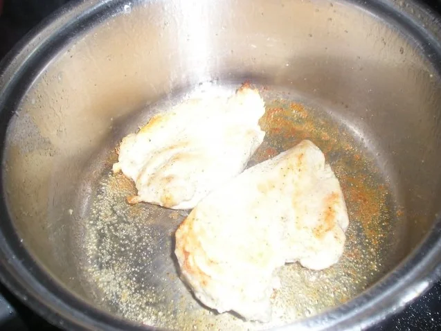 Rezept: Hähnchenbrüste in scharfer Paprikasoße Bild Nr. 3 Hähnchenbrüste in scharfer Paprikasoße - Rezept - Bild Nr. 3