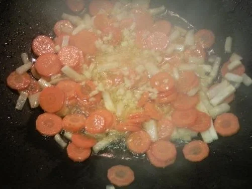 Rezept: Gemüse, Rindfleisch und Nudeln aus den Wok Bild Nr. 7 Gemüse, Rindfleisch und Nudeln aus den Wok - Rezept - Bild Nr. 7