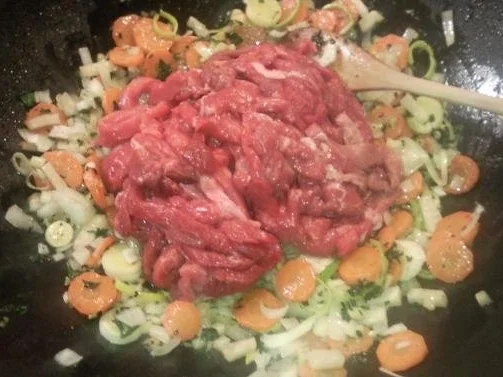 Rezept: Gemüse, Rindfleisch und Nudeln aus den Wok Bild Nr. 10 Gemüse, Rindfleisch und Nudeln aus den Wok - Rezept - Bild Nr. 10