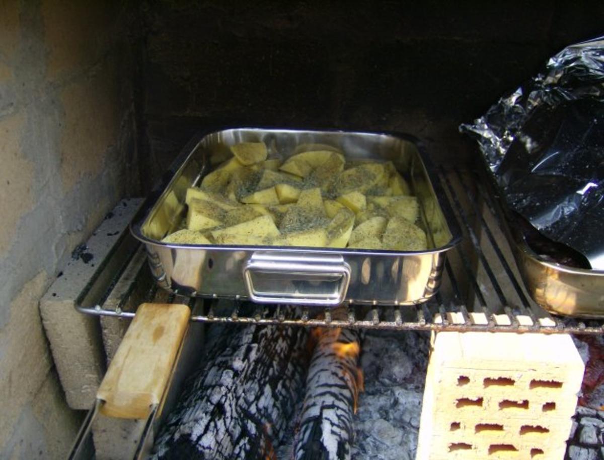 Kartoffelspalten vom offenen Feuer - Rezept - Bild Nr. 7