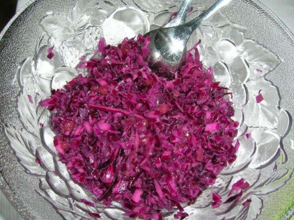 Stanis leckerer Rotkrautsalat mit Preiselbeeren - passt zu vielem und auch zu Gegrilltem - Rezept - Bild Nr. 3