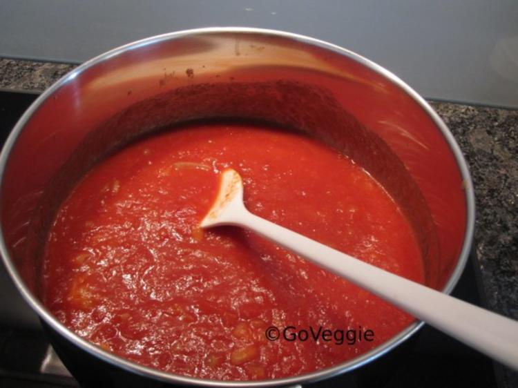 Tomatensauce mit Sugo di pomodori und Tomatenmark Rezept mit Bild kochbar.de