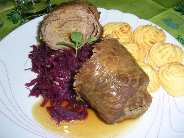 Rezept: Stani`s kleine Rollbraten (gefüllte Rouladen in Maxiformat) superlecker, ehrlich Bild Nr. 2 Stani`s kleine Rollbraten (gefüllte Rouladen in Maxiformat) superlecker, ehrlich - Rezept - Bild Nr. 2