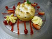 Rhabarber-Tartelette mit marinierten Erdbeeren - Rezept