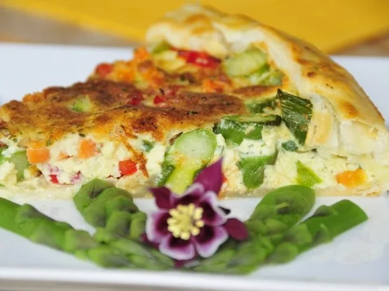 bunte Spargel-Quiche - Rezept