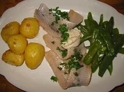 Matjiesfilets mit Speckböhnchen Kartoffeln und Sahnesaucee - Rezept