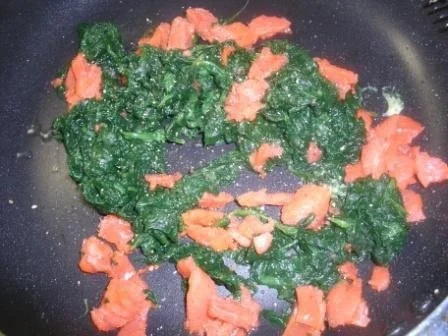 Rezept: Blätterteigtasche mit Spinat und Lachs Bild Nr. 3 Blätterteigtasche mit Spinat und Lachs - Rezept - Bild Nr. 3