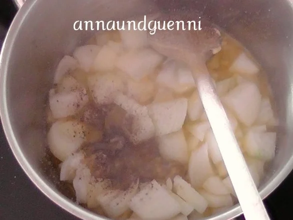 ~Mittagstisch~paniertes Kotelett mit Metaxa-Champignon-Sauce und gebratenen Pellkartoffeln - Rezept - Bild Nr. 5