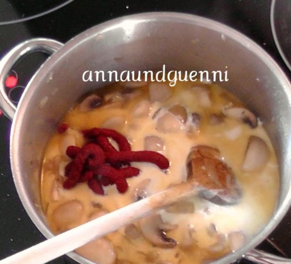 ~Mittagstisch~paniertes Kotelett mit Metaxa-Champignon-Sauce und gebratenen Pellkartoffeln - Rezept - Bild Nr. 9