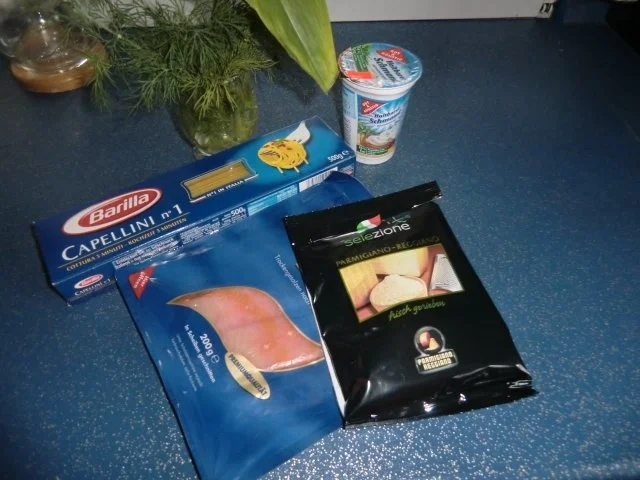 Rezept: Cappelini mit Lachs-Dill-Sahne-Soße Bild Nr. 2 Cappelini mit Lachs-Dill-Sahne-Soße - Rezept - Bild Nr. 2