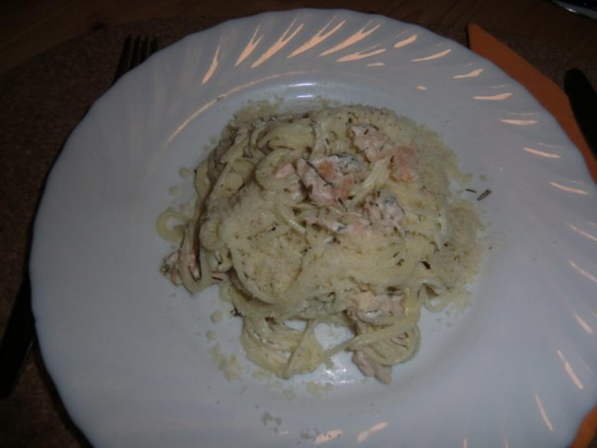 Cappelini mit Lachs-Dill-Sahne-Soße - Rezept - kochbar.de