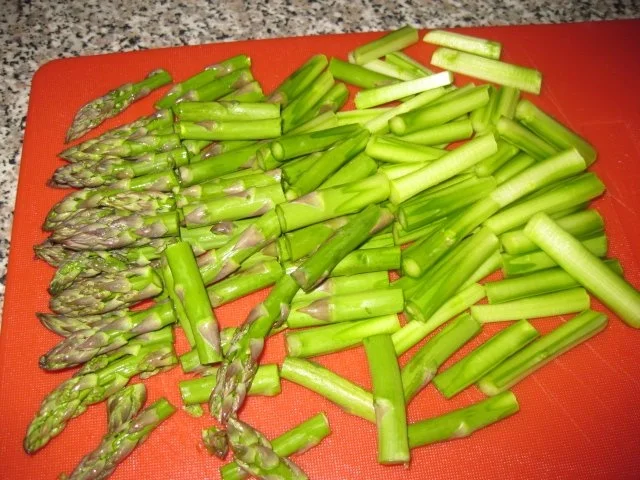 Rezept: Schneckeles Spargel-Maultaschen-Pfännle Bild Nr. 3 Schneckeles Spargel-Maultaschen-Pfännle - Rezept - Bild Nr. 3