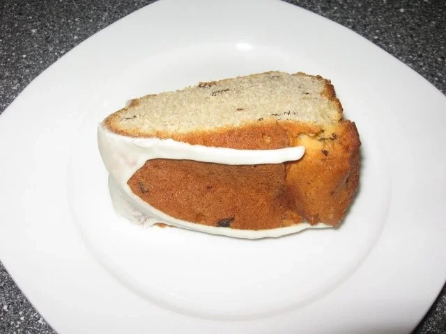 Rezept: Limetten-Joghurt-Gugelhupf Bild Nr. 9 Limetten-Joghurt-Gugelhupf - Rezept - Bild Nr. 9