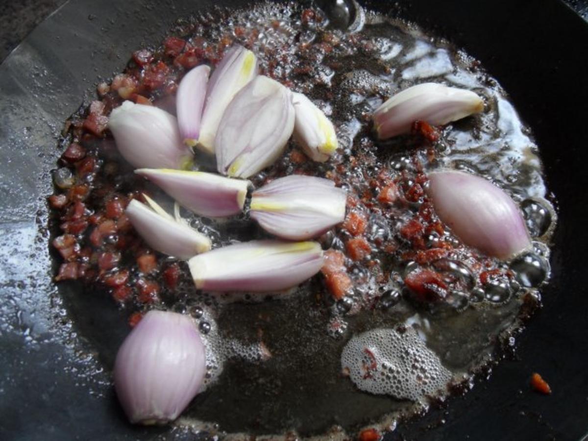 Schweinenacken-Koteletts in Gin-Schalotten-Sauce - Rezept - Bild Nr. 5