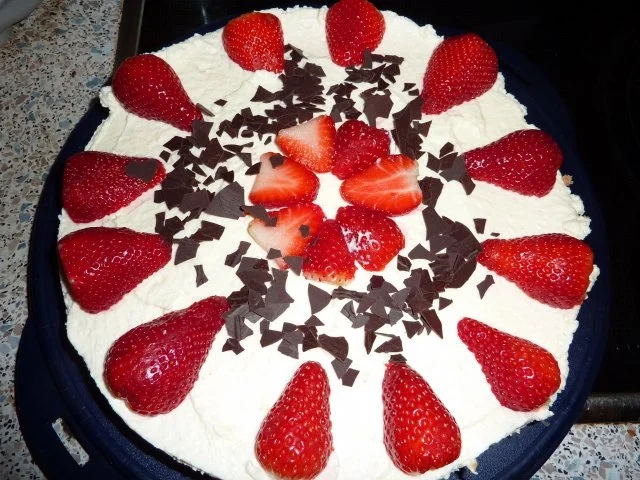 Rezept: Torten: Philadelphiatorte mit Erdbeeren Bild Nr. 7 Torten: Philadelphiatorte mit Erdbeeren - Rezept - Bild Nr. 7