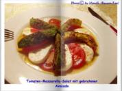 Rezept: Tomaten-Mozzarella-Salat mit gebratenen Avocadospalten Tomaten-Mozzarella-Salat mit gebratenen Avocadospalten - Rezept