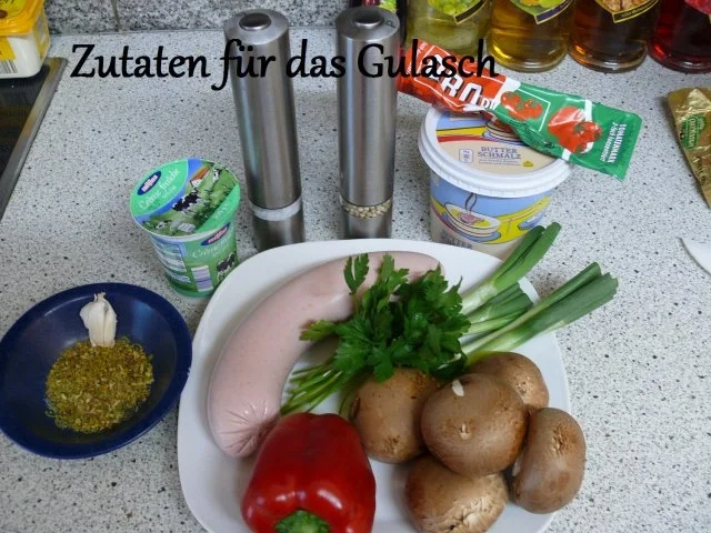 Rezept: Würstchen-Jäger-Gulasch Bild Nr. 2 Würstchen-Jäger-Gulasch - Rezept - Bild Nr. 2