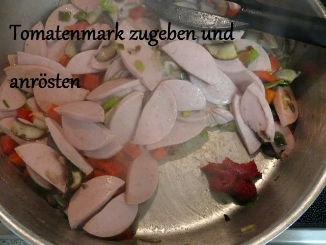 Rezept: Würstchen-Jäger-Gulasch Bild Nr. 12 Würstchen-Jäger-Gulasch - Rezept - Bild Nr. 12