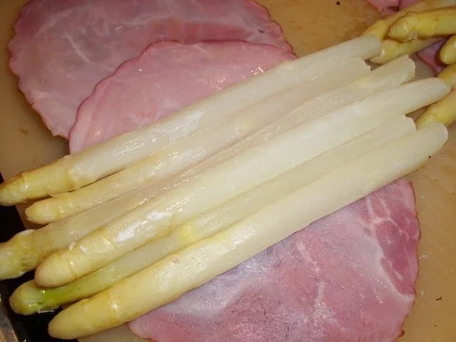 Fleisch: Spargel-Kalbs-Röllchen - Rezept - Bild Nr. 3