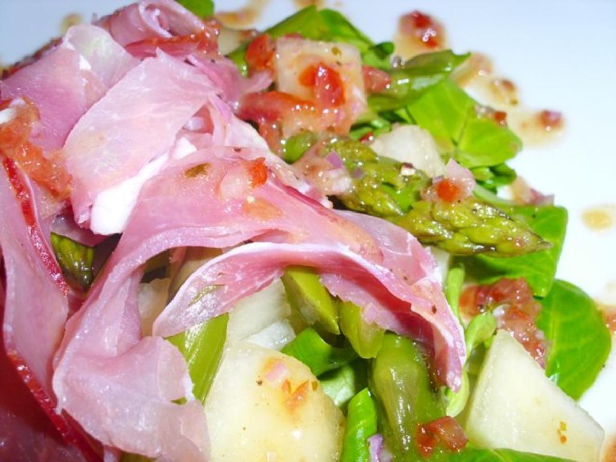 Salat: Spargel-Melonen-Salat auf Nüßchen - Rezept - Bild Nr. 5
