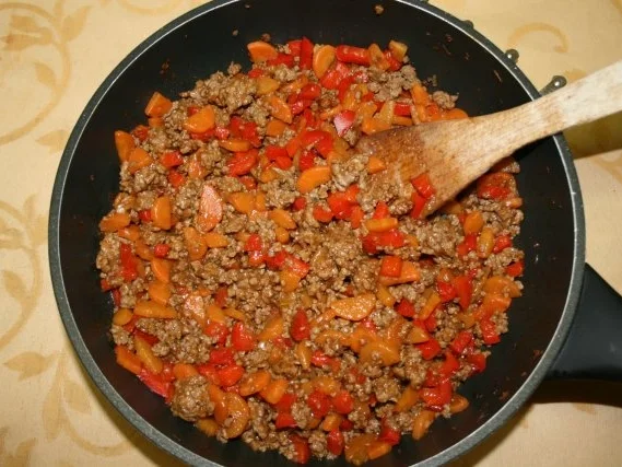 Hackfleisch-Strudel - Rezept - Bild Nr. 2