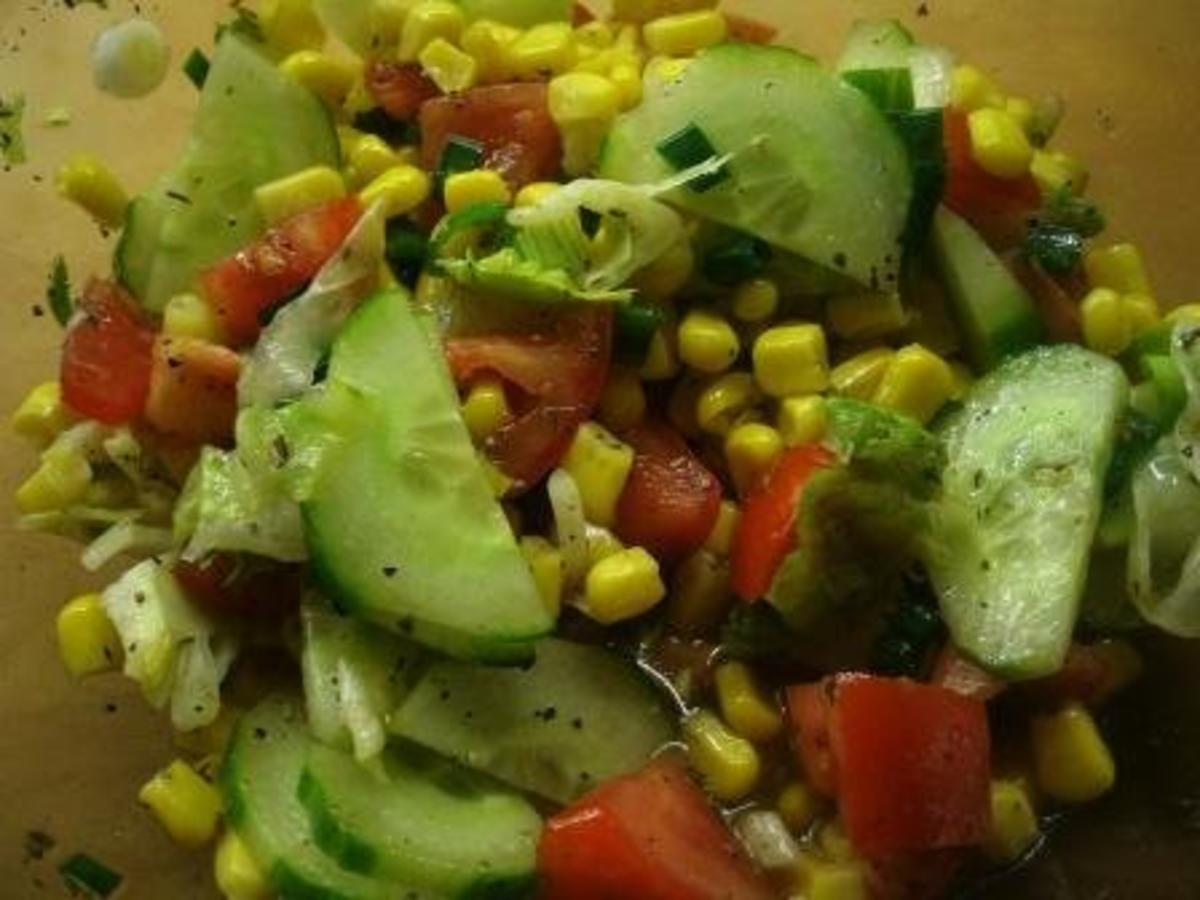 Bunter Salat mit Mais - Rezept