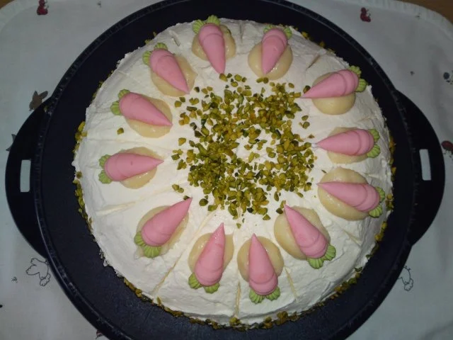 Rezept: Weiße Schokoladentorte Bild Nr. 2 Weiße Schokoladentorte - Rezept - Bild Nr. 2