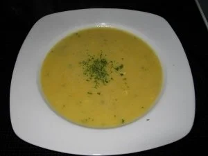 Kartoffelcremesuppe mit frischen Kräutern - Rezept - Bild Nr. 2