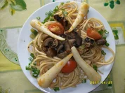 Champignon - Petersilienwurzel - auf Spaghettibett - Rezept