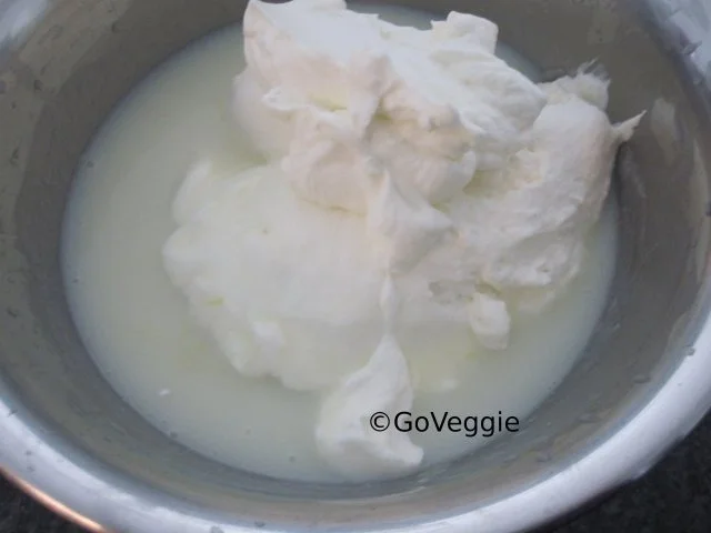 Rezept: Zitronen-Buttermilch-Mousse Bild Nr. 5 Zitronen-Buttermilch-Mousse - Rezept - Bild Nr. 5