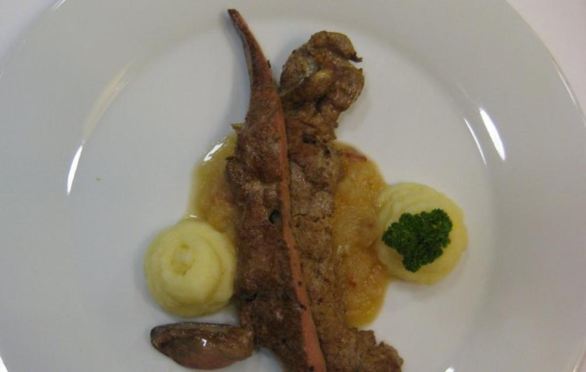Kalbsleber an Calvadossoße, dazu Sellerie-Kartoffelpüree - Rezept ...