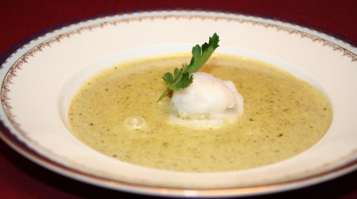 Schaumsuppe von der Petersilie mit einer Jakobsmuschelperle - Rezept