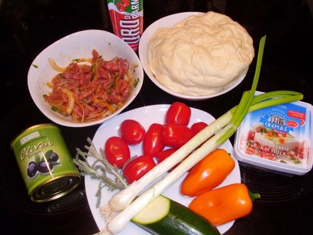 Rezept: Pizza: Pizza i elliniki Bild Nr. 2 Pizza: Pizza i elliniki - Rezept - Bild Nr. 2