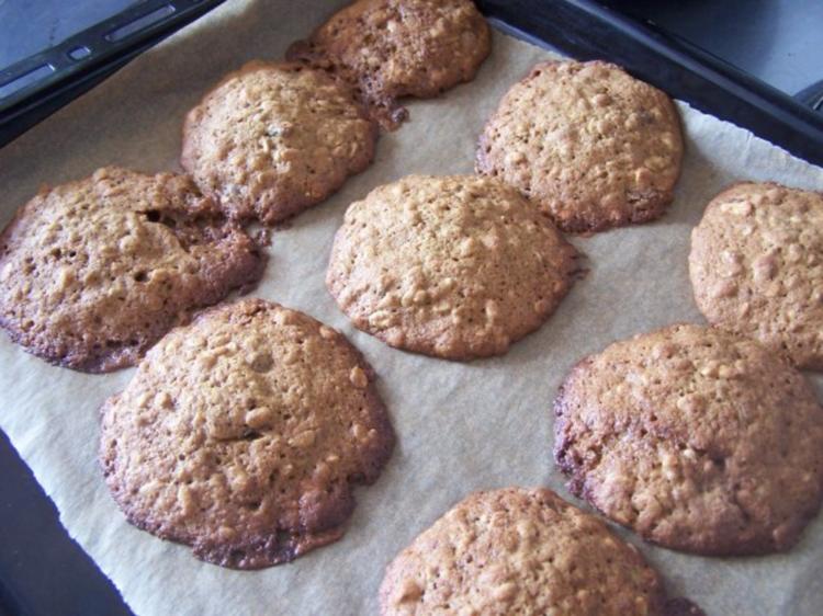 Bananen-Cookies mit Rosinen und Mandeln - Rezept - kochbar.de