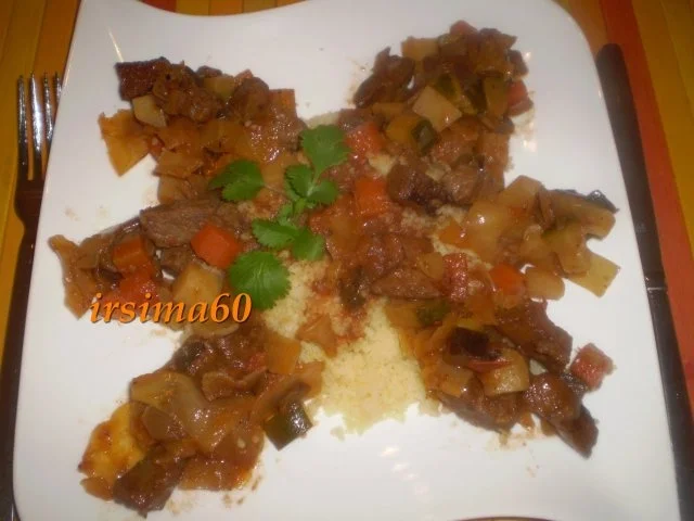 Rezept: Kalbsragout mit Gemüse und Couscous Kalbsragout mit Gemüse und Couscous - Rezept