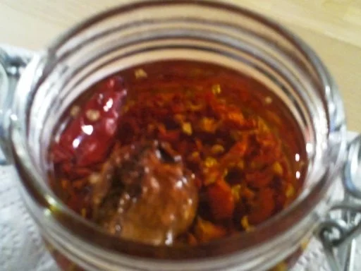 Rezept: Olio Diavolo schärfer als Tabasco Bild Nr. 5 Olio Diavolo schärfer als Tabasco - Rezept - Bild Nr. 5