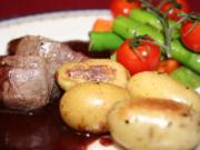 Rinderfilet mit Rotwein-Schokoladen-Soße, Gemüse-Panaché u. Thymiankartoffeln - Rezept