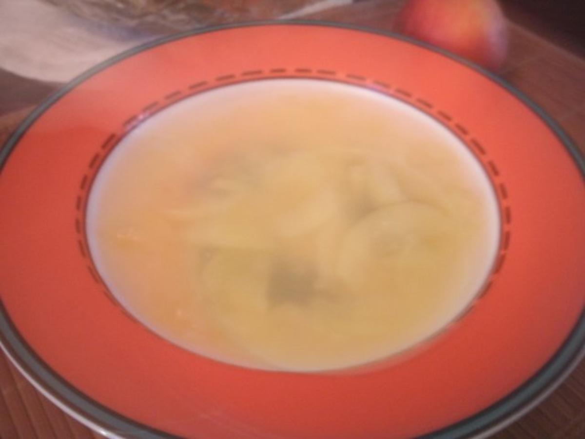Apfelsuppe auch als Kaltschale lecker - Rezept mit Bild - kochbar.de