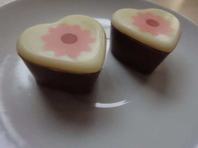 Rezept: Ananas-Kokos-Pralinen Bild Nr. 3 Ananas-Kokos-Pralinen - Rezept - Bild Nr. 3